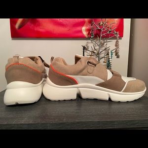 London Revel chunky sole sneakers